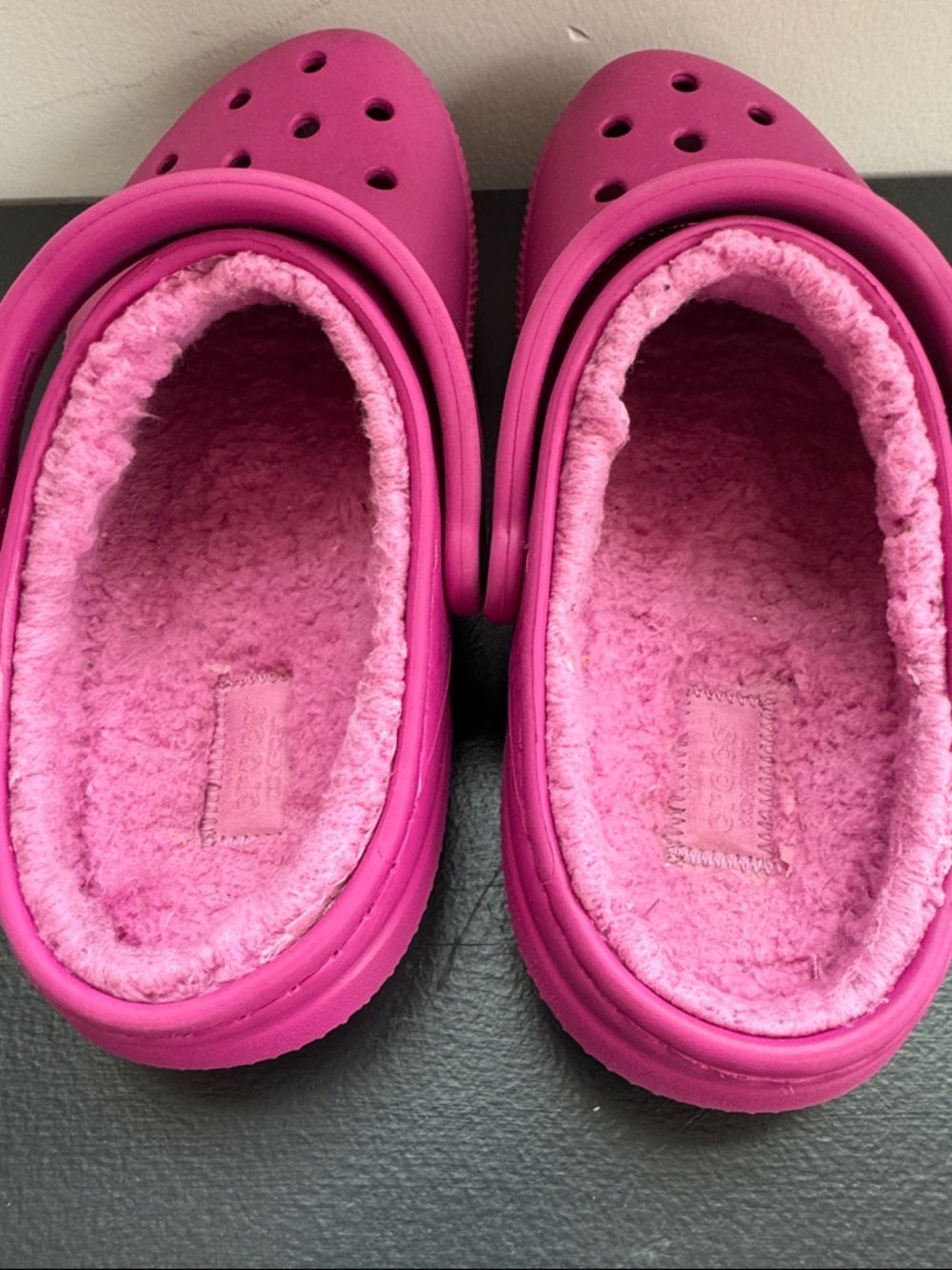 CROCS Classic Cozy Sherpa Lined Fuchsia/Hyper Pink Clog W7/M5 - Picture 4 of 10